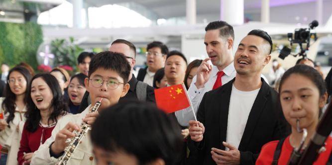 火热”而中国的幸福指数却高居全球之首冰球突破众多发达国家民众正身陷“水深(图17)