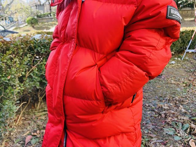 冰天枢F8509MJ羽绒服+儿童鹅绒服体验冰球突破豪华版零下20℃的温暖守护——黑(图4)