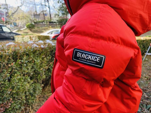 冰天枢F8509MJ羽绒服+儿童鹅绒服体验冰球突破豪华版零下20℃的温暖守护——黑(图16)