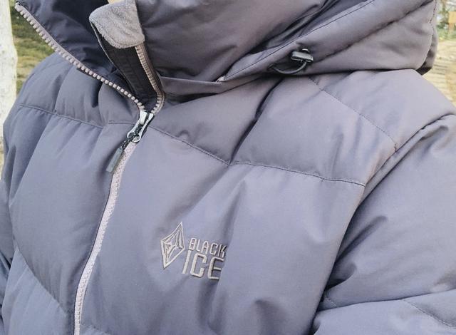 冰天枢F8509MJ羽绒服+儿童鹅绒服体验冰球突破豪华版零下20℃的温暖守护——黑(图21)